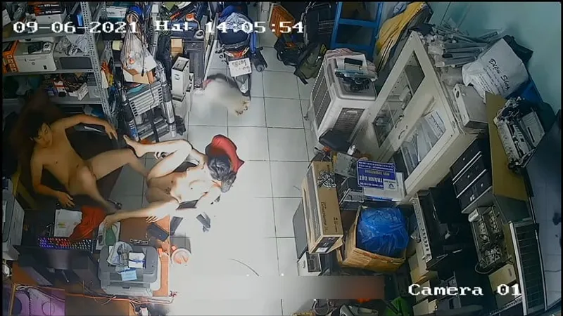 Người vợ người chồng chịch nhau trong của cục thịt máy tính